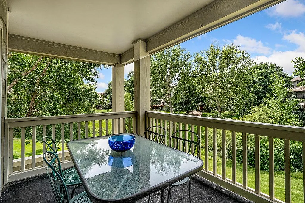 2 bed, 1012 sqft, $2,900 — Photo 3