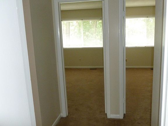 5th image of 5027 Eaton Ct