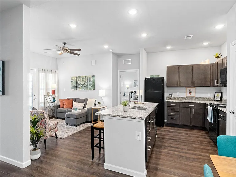 Highview Pointe — Photo 12