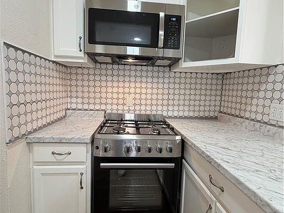 5th image of 837 S 13th St
