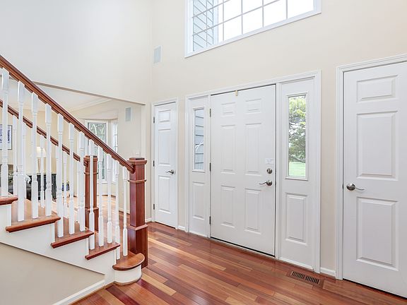 3rd image of 2077 Prairie Dunes Ct S