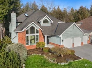 26038 SE 38th St, Issaquah, WA