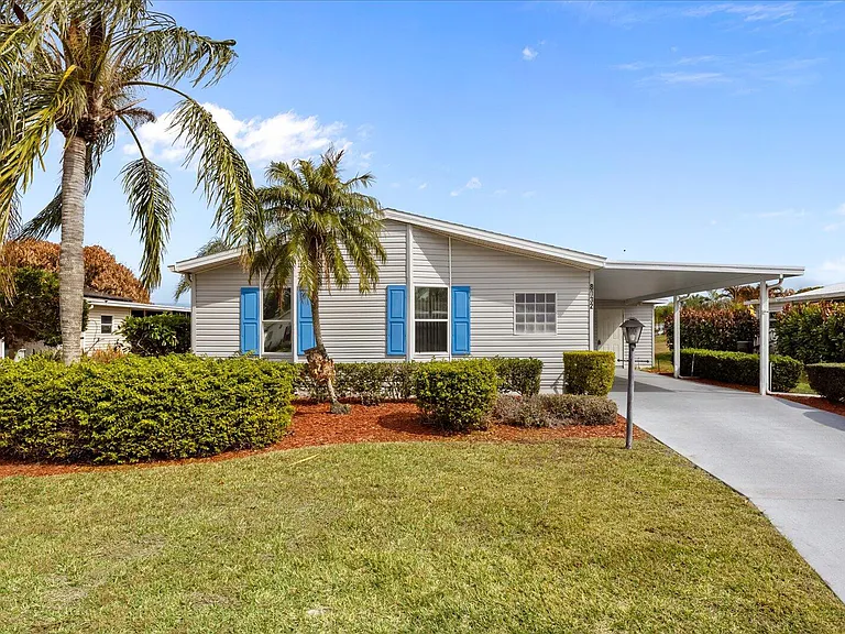 8032 Meadowlark Ln — Photo 1