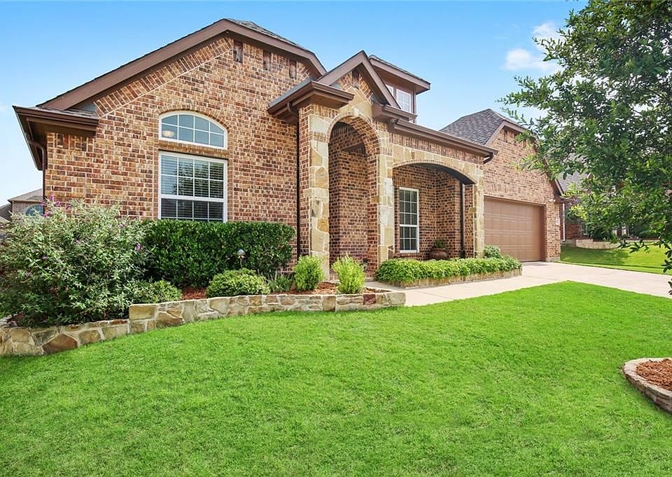 1st image of 320 Equine Ln