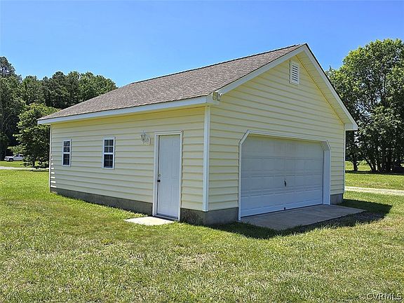3rd image of 113 Wildwood Pl
