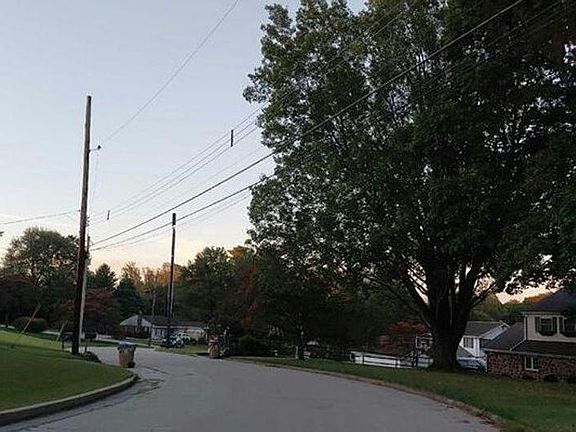 4th image of 401 Hempstead Cir
