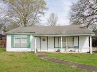 111 Cloverdale Rd, Atmore, AL 36502
