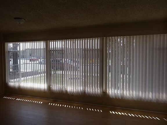 3rd image of 922 E Campus Way
