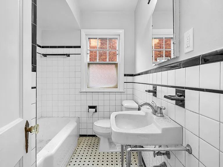 414 Aqua Ct — Photo 14