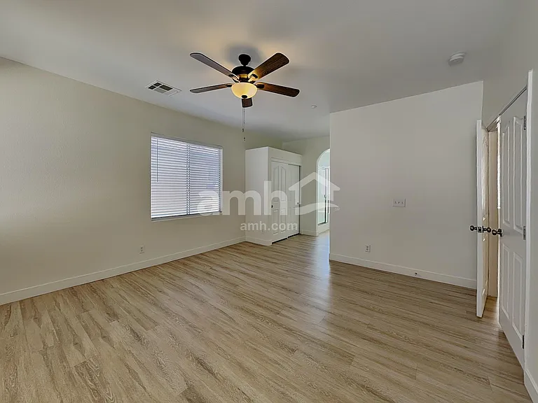 8928 Cambridge Glen Ct — Photo 12