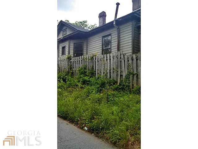 1839 Jonesboro Rd SE photo 1