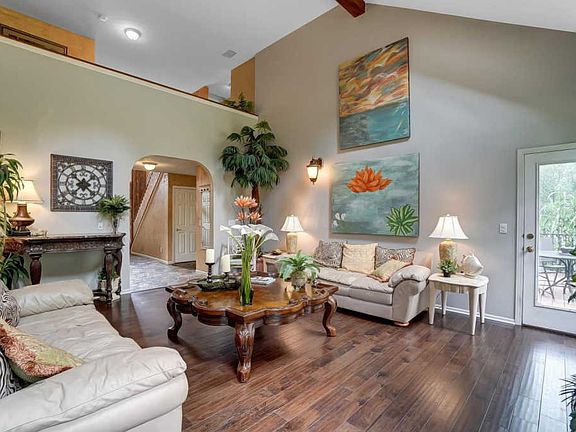 5th image of 6864 Hilmar Dr