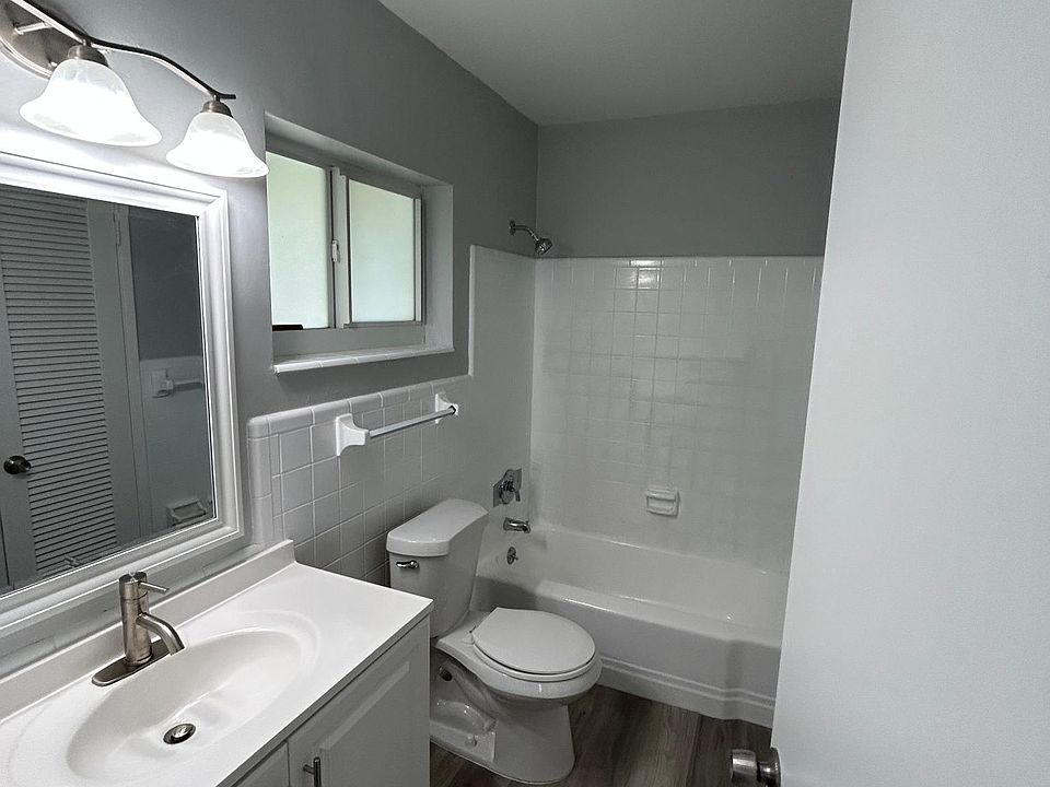 2nd image of 1734 NE 15th Ave #2