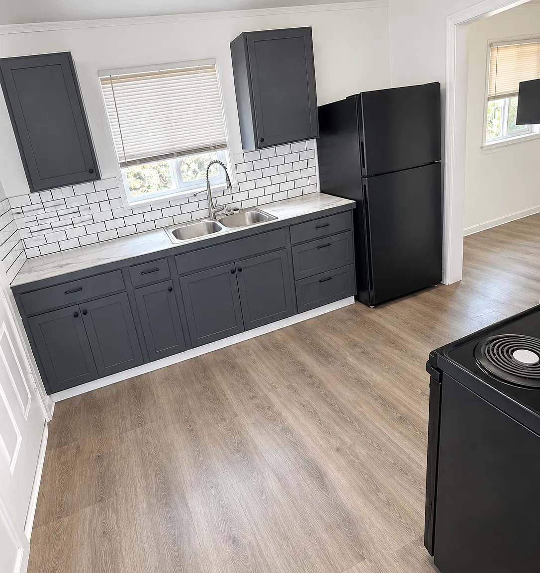 Fully Renovated 1/1 — Photo 1