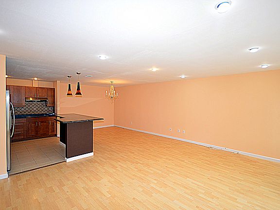 4th image of 53 Oldfield
