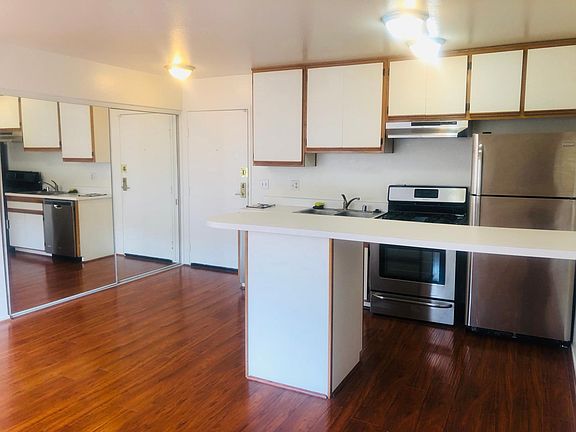 3rd image of 500 S St Andrews Pl APT 403