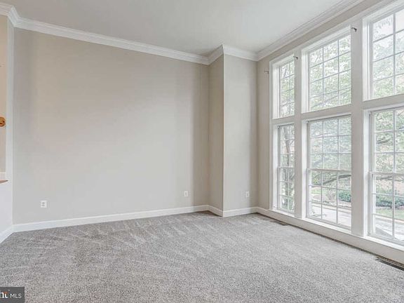 3rd image of 710 Vestal St