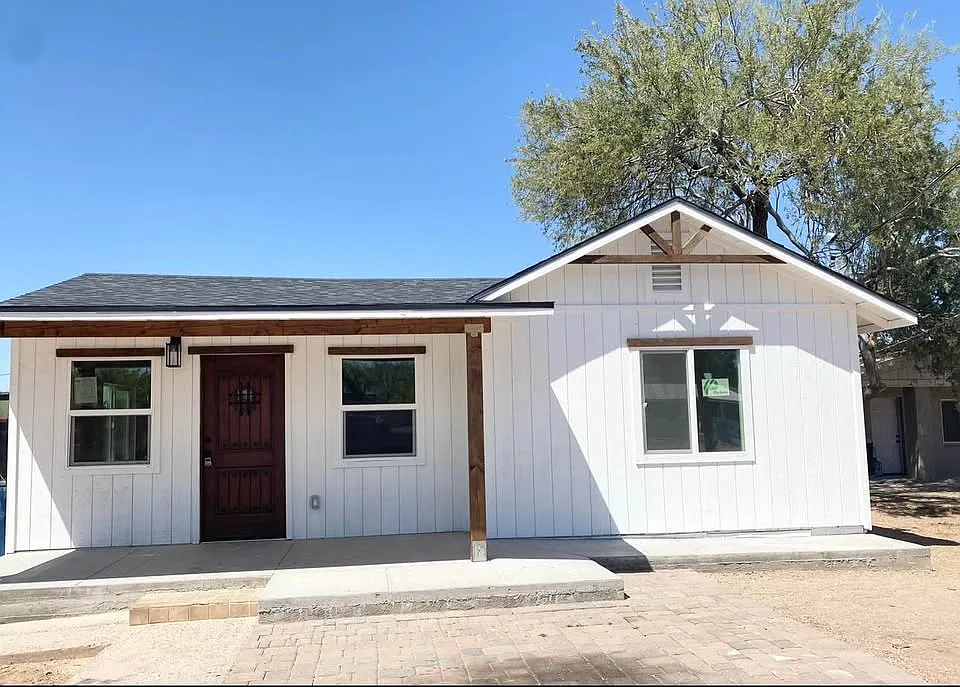 2 bed, 1000 sqft, $1,800 — Photo 2