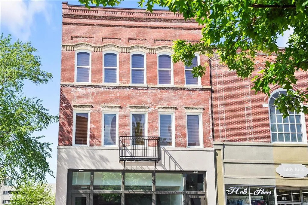 127-H W Evans St — Photo 1
