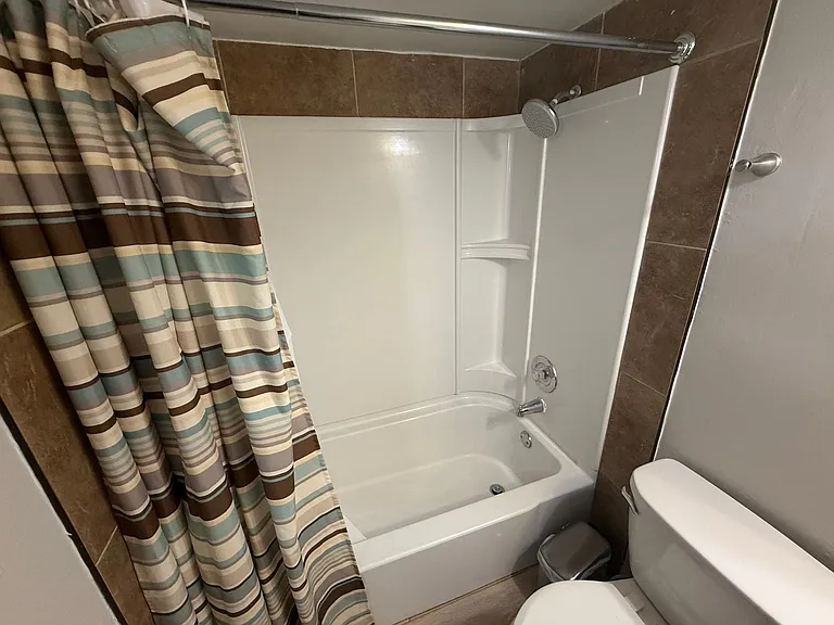 205 Wheaton Ct — Photo 25