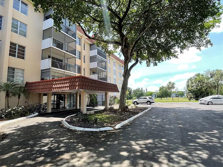 4158 Inverrary Dr #111 — Photo 3