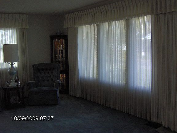 drapes stay- livingroom