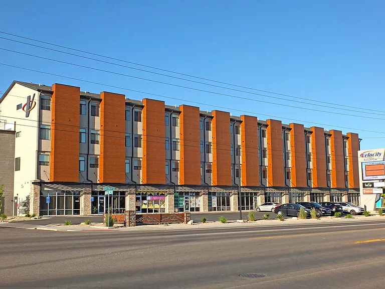 655 W 200 N — Photo 1