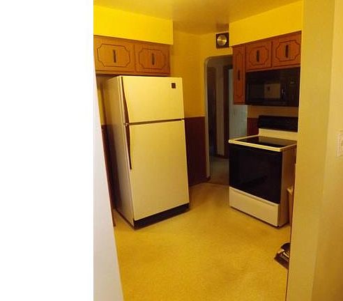 5th image of 13633 Belleshire Ave