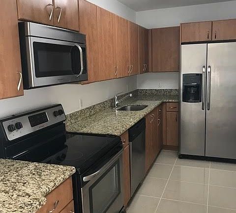 4th image of 401 69th St #11104