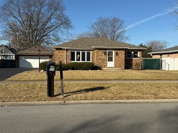 8010 Latrobe Ave, Burbank, IL 60459
