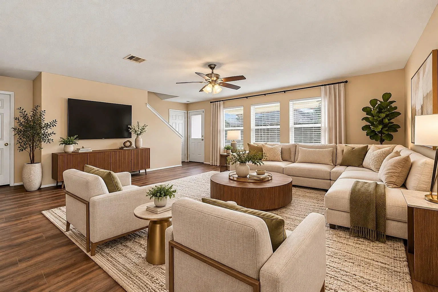 5 bed, 3.0 bath, 2500 sqft, $2,550 — Photo 2