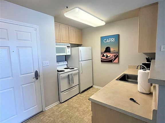 4th image of 2020 Columbia St