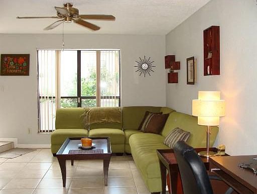 3rd image of 608 Casa Park Ct N