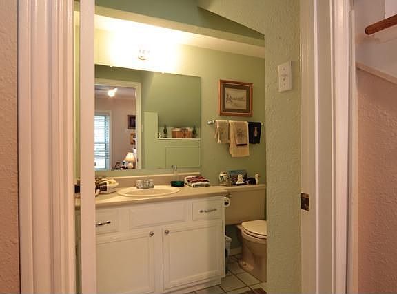 4th image of 6362 Bordeaux Ave #6362
