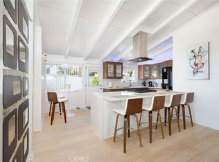 19800 Friar St, Woodland Hills, CA 91367