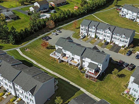 5th image of 17 Gold Rose Ln