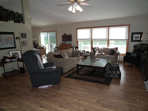 3rd image of 1327 Eastbury Dr