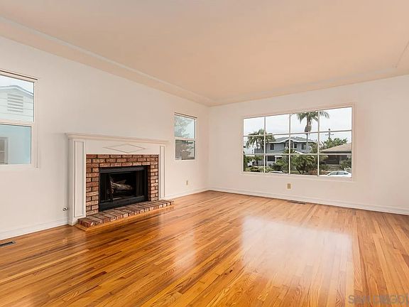 4th image of 4353 Newport Ave