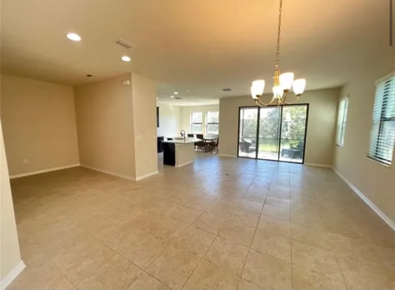 3 bed, 2.5 bath, 2056 sqft, $1,200 — Photo 4