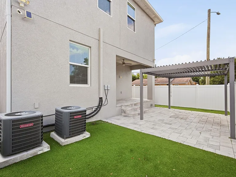 2904 Banza St — Photo 23