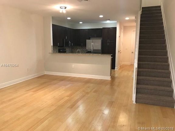 3rd image of 7775 Deercreek Ct
