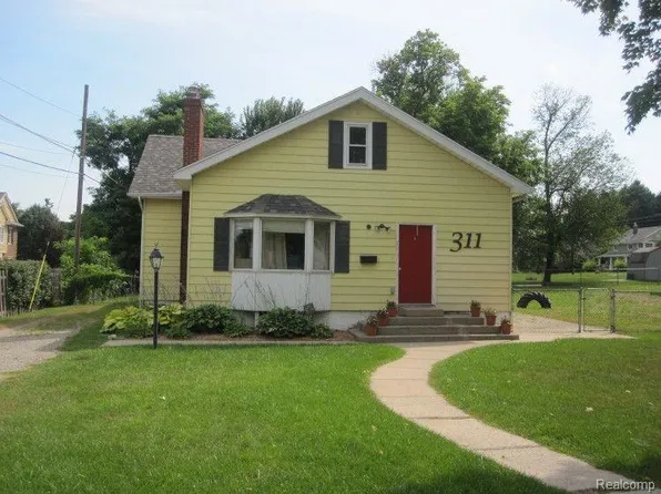311 Mill St, Milford, MI 48381
