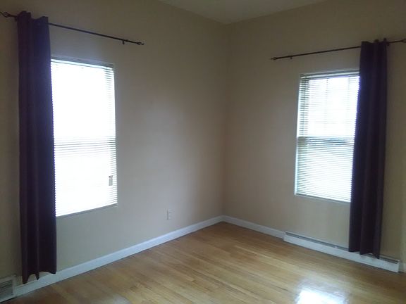 3rd image of 1203 Cass St