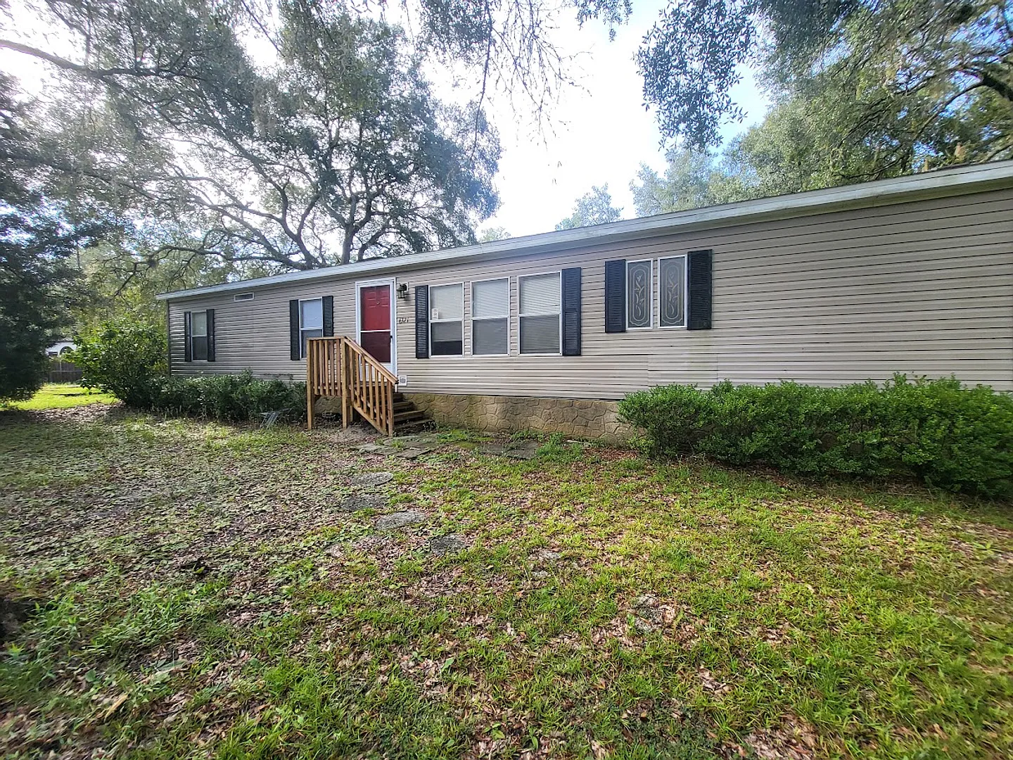 Big 3-bedroom, 2-bath home on 3 acres of fenced land! — Photo 1