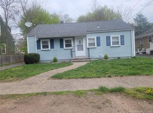 673 Newhall St, Hamden, CT 06517