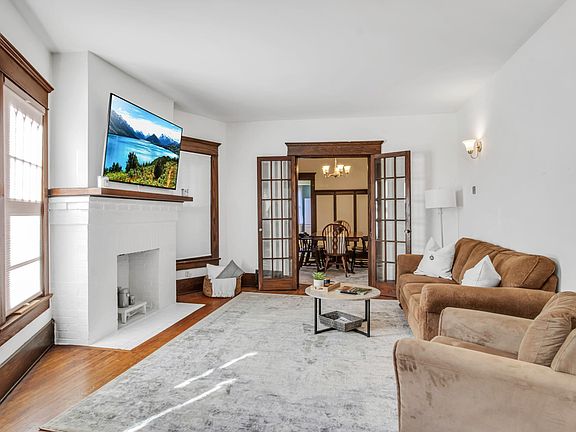 2nd image of 286 Woodward Ave