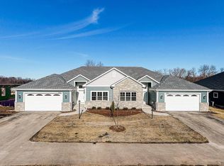7901 W Stone Ridge Dr #69-2, Lannon, WI 53046