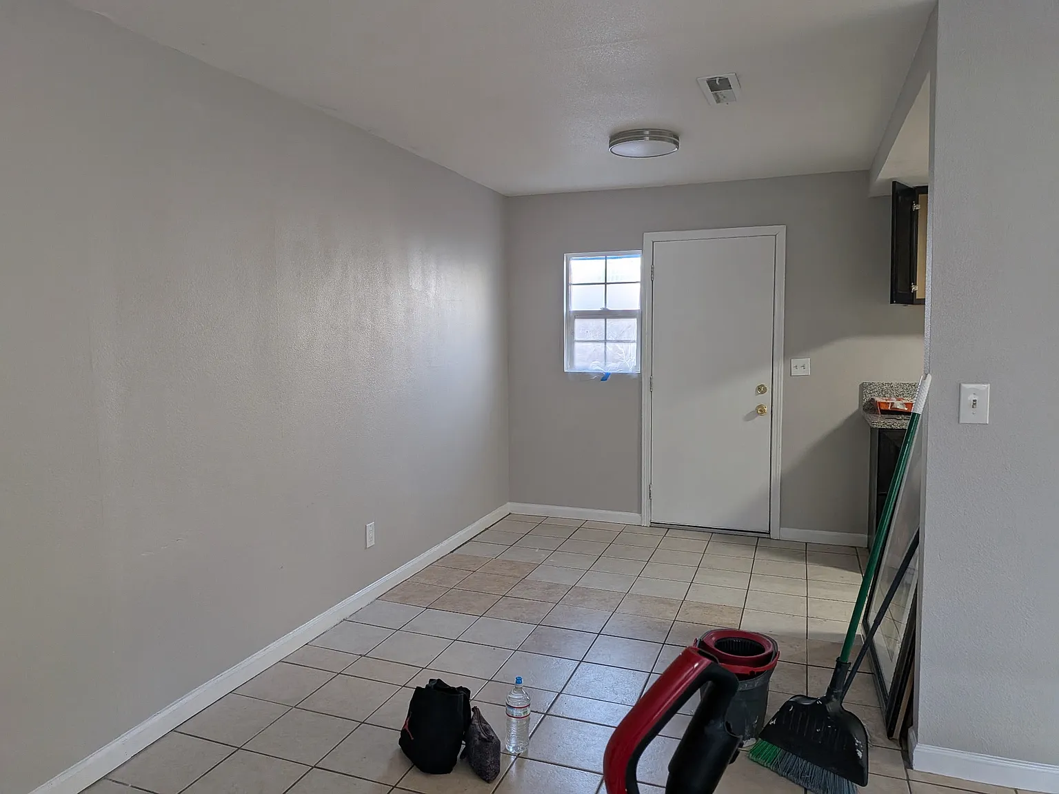 2 bed, 825 sqft, $1,650 — Photo 1