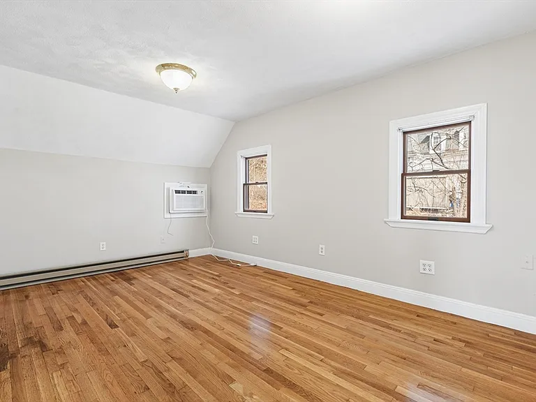 1 Oak Grove Ct #1 — Photo 13