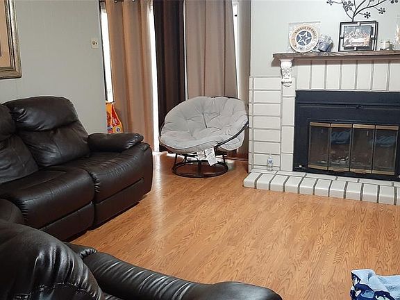 5th image of 718 Columbine Ln